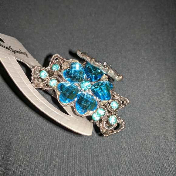 NWT! GORGEOUS Hair Clip - Picture 3 of 11